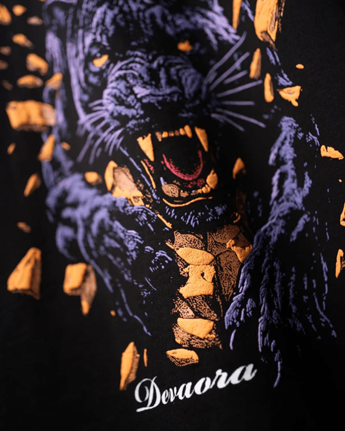 BLACK BEAST GRAPHIC T-SHIRT - DEVAORA