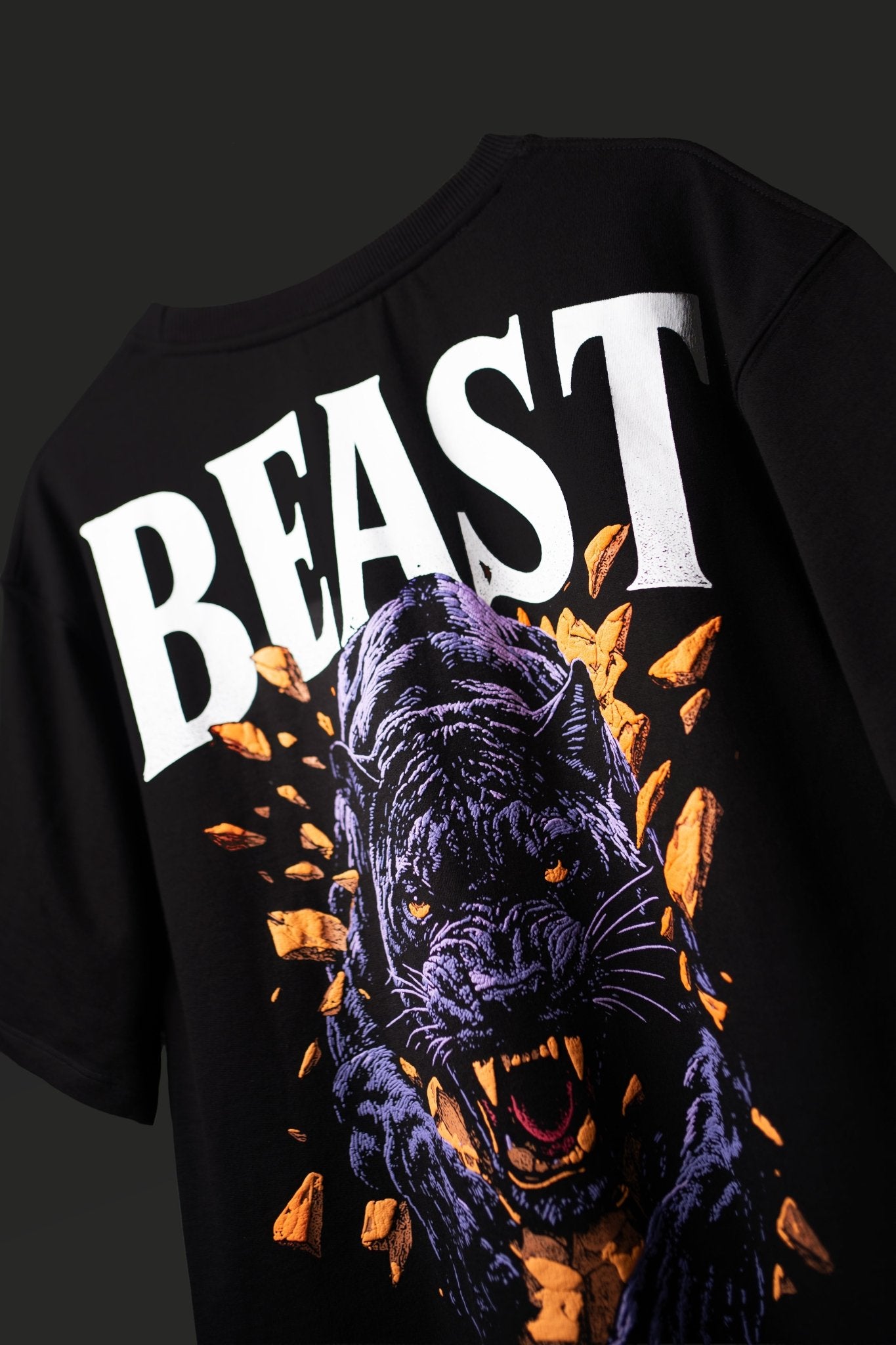 BLACK BEAST GRAPHIC T - SHIRT - DEVAORA