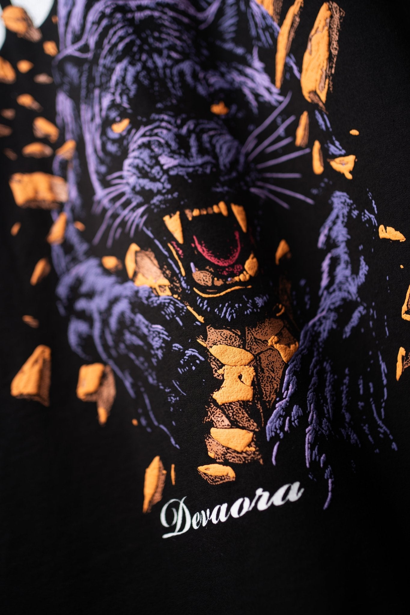BLACK BEAST GRAPHIC T-SHIRT - DEVAORA